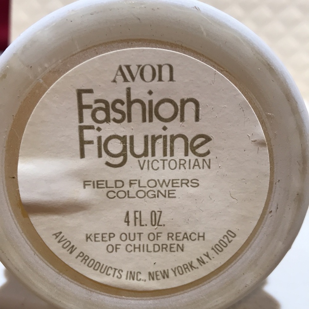 NEW Vintage Avon Fashion Figurine Victorian Field Flowers Full - Picture 4 of 4
